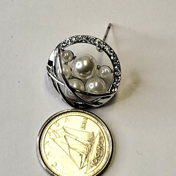 Pearls and Silver Crystal Small Earrings - Picture 6 of 6